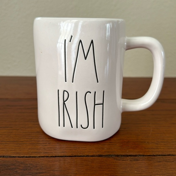 🚨LOOK AT ME🚨 RAE DUNN GREEN INTERIOR I’M IRISH MUG NWOT - Picture 1 of 4